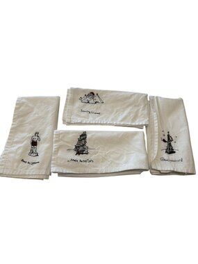 VINTAGE Intl Collection Merry Masterpieces 4-pc. White Design Holiday Napkins